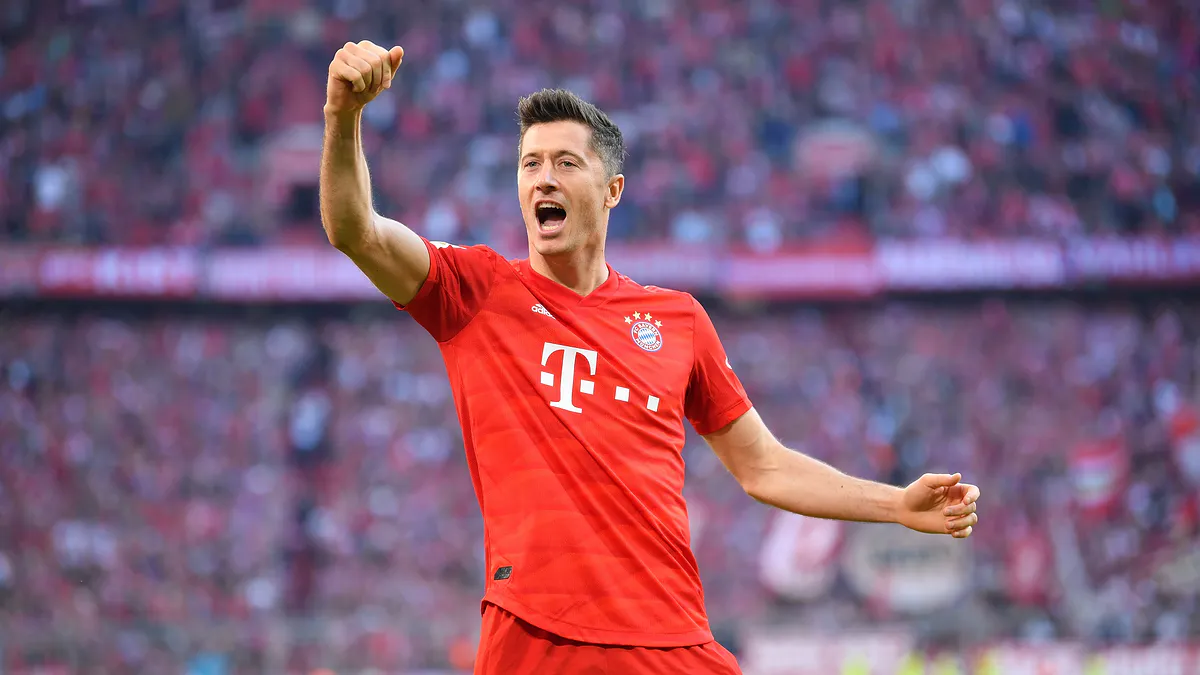 Unmasking the Extraordinary Journey of Robert Lewandowski: From Rising Star to Football Legend